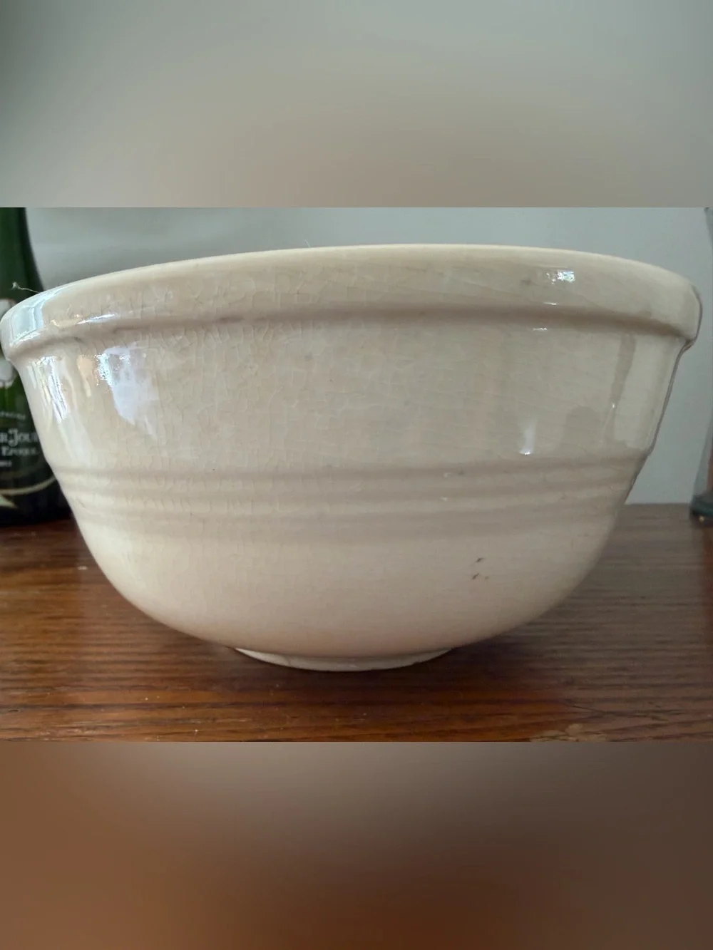 Vintage cream ribbed stoneware mixing bowl | antique farmhouse kitchen